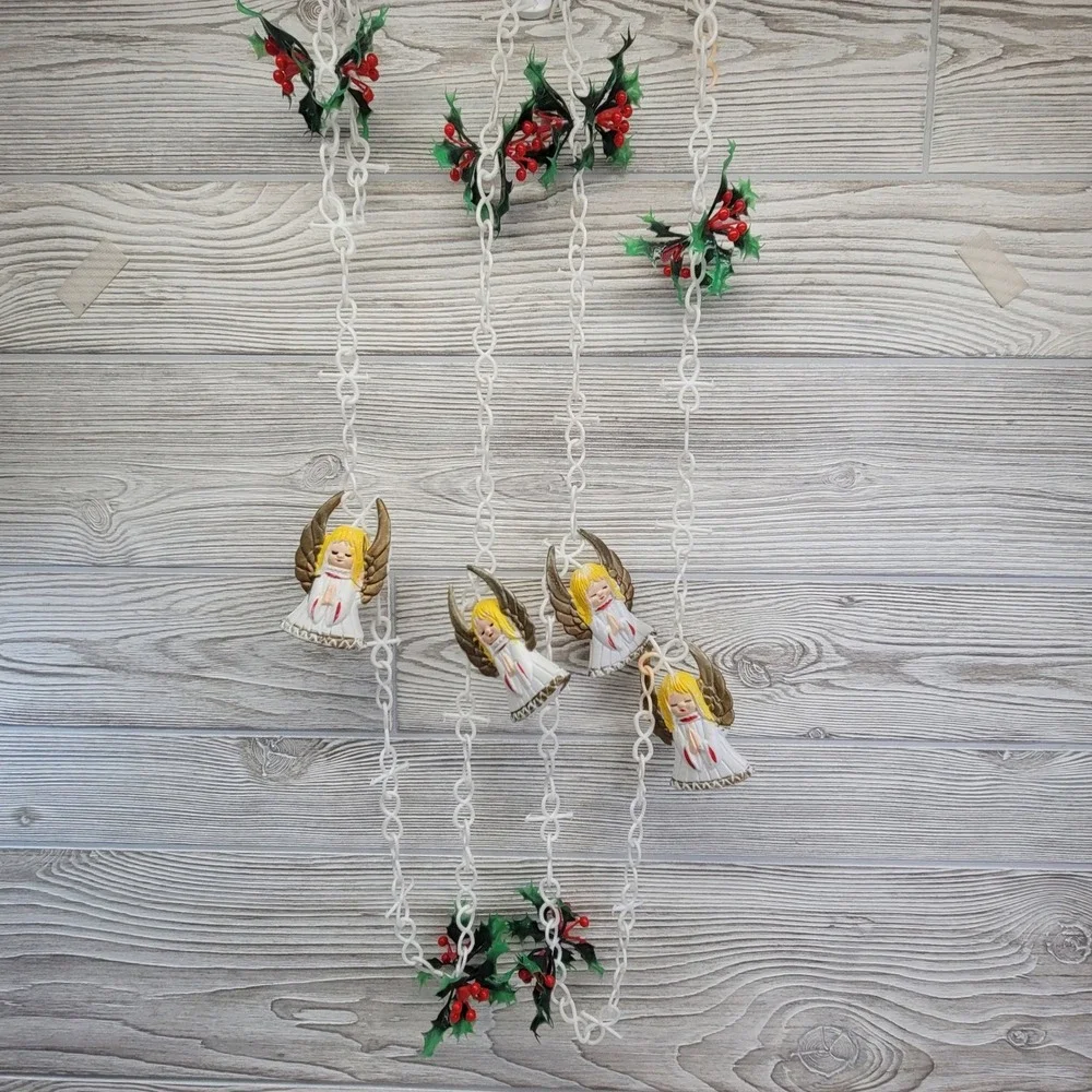 Christmas Blow Mold Angel Chain Garland Plastic Holly Berries 110‎ inch Vtg